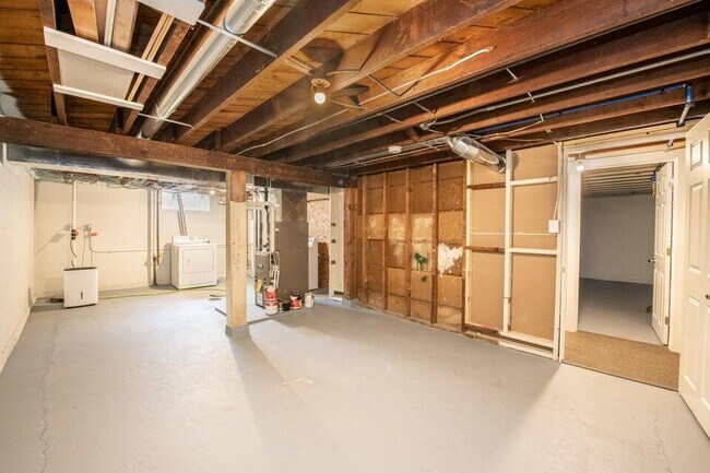 Building Photo - 5026 N Bay Ridge Ave