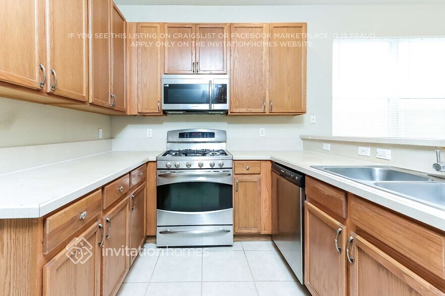 Building Photo - 108 Lancaster Way