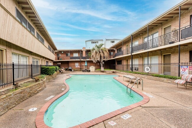 Building Photo - 3809 N Braeswood Blvd