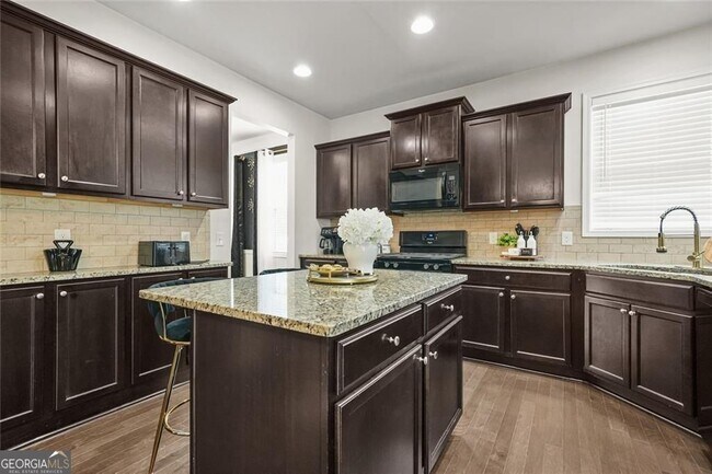 Building Photo - 4079 Broadmoor Ct SW