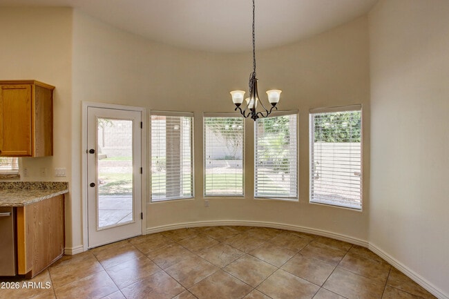 Building Photo - 1918 E Marilyn Rd