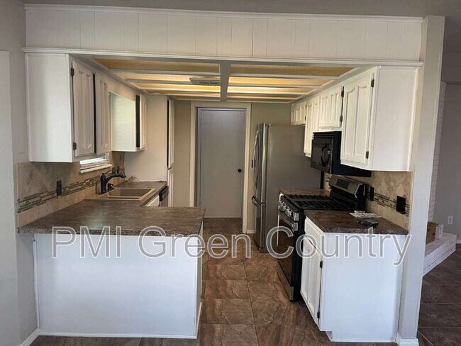 Building Photo - 4443 W Princeton Pl