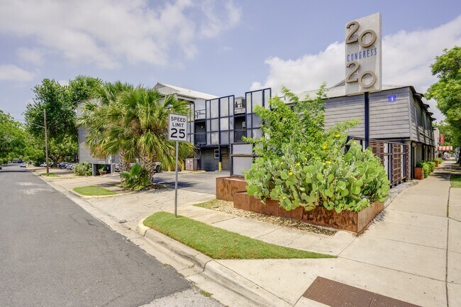 Building Photo - 2020 S Congress Ave