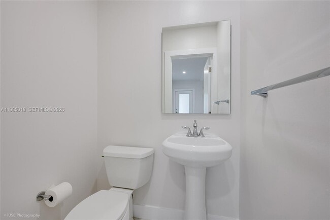 Building Photo - 52 Camden Dr