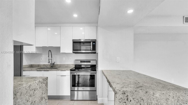 Building Photo - 10755 SW 108th Ave