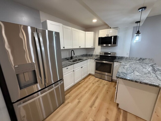 Primary Photo - 139 Evergreen Ave