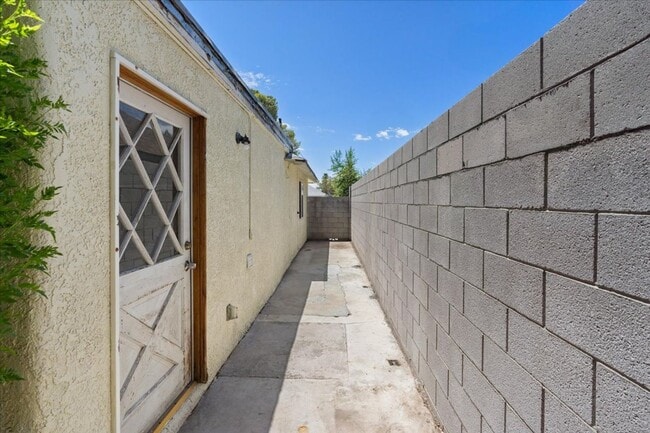 Building Photo - Status: Accepting Applicaqtions