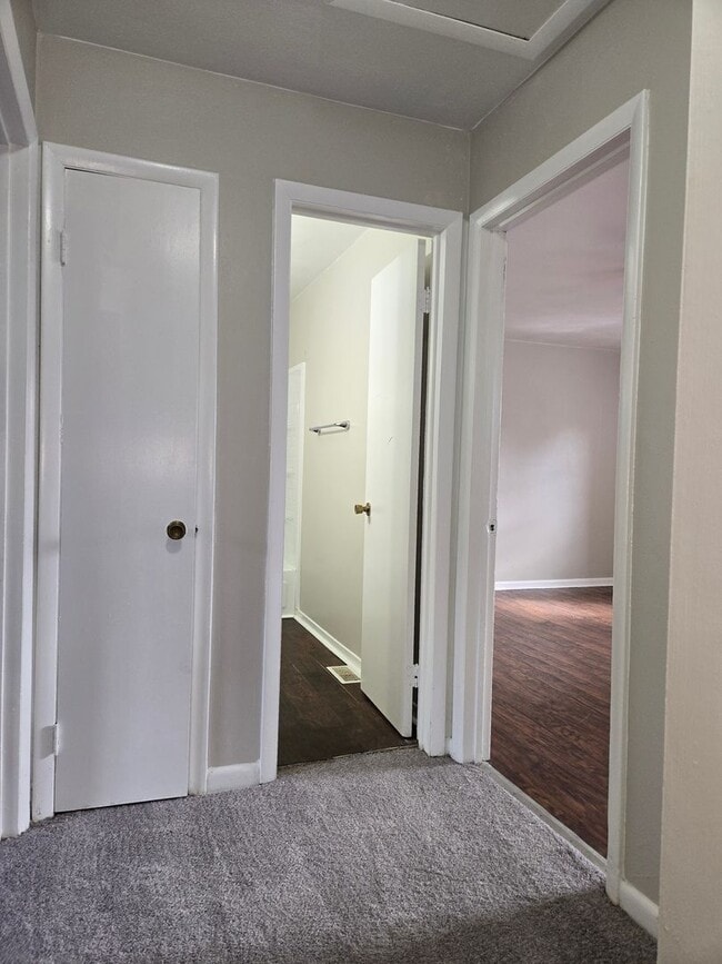 Building Photo - 5602 Banbury Ct