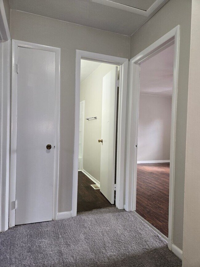 Building Photo - Move In Ready!!