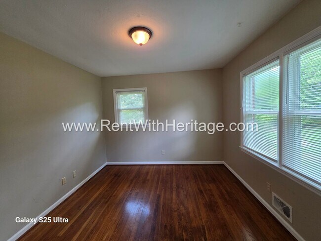 Building Photo - WOW!!! GORGEOUS RANCH WITH MANY UPGRADES / GREAT LOCATION/ PRIVATE YARD