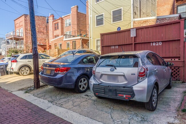 Building Photo - 2633 Adams Mill Rd NW