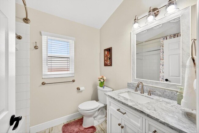 Building Photo - 5477 Glen Oak Pl