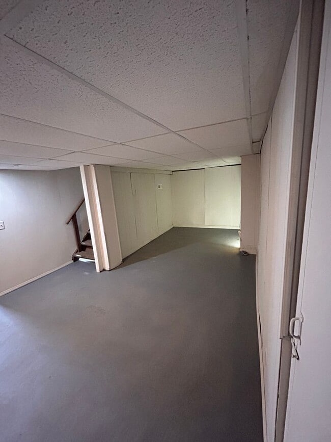 Building Photo - Green Twp- Cozy 2 Bed 1 Bath