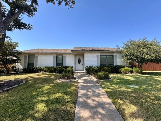 Building Photo - 1533 W Spring Creek Pkwy