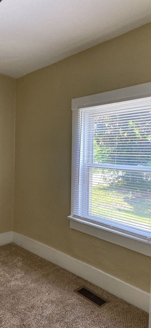 Building Photo - 2 BR/1.5 Bath Single Family Home In Goshen!