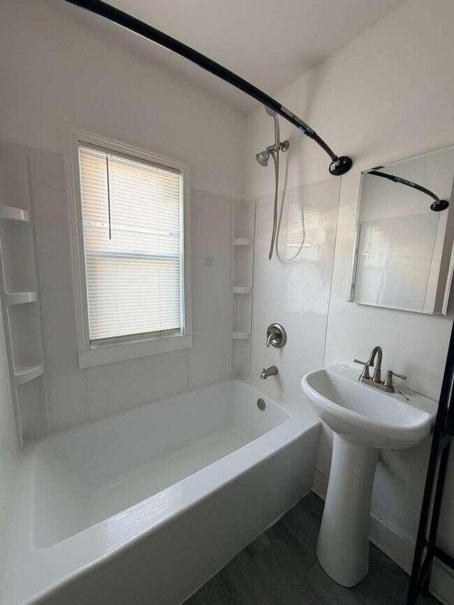 Building Photo - 2215 N 15th St