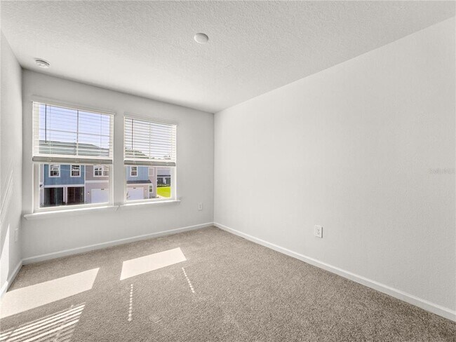Building Photo - 3534 SE 37th Ct