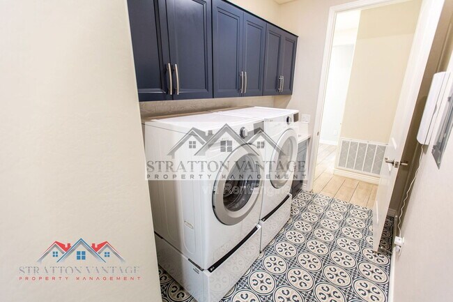 Building Photo - 5100 E Rancho Paloma Dr