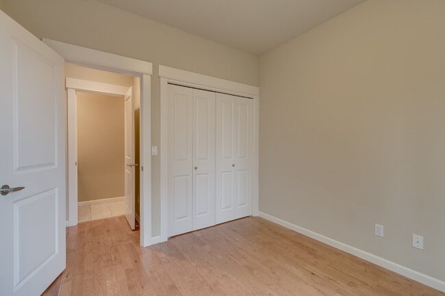 Building Photo - Spacious 4 bedroom home in Redmond!