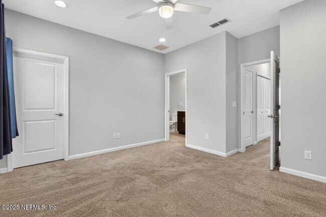 Building Photo - 64 Pindo Palm Dr