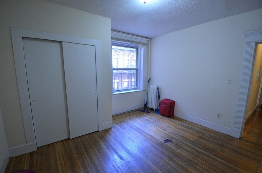 Building Photo - 133 Peterborough St