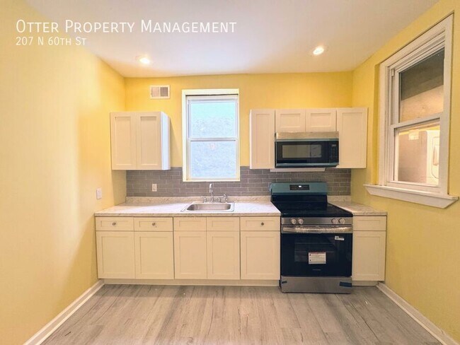 Building Photo - 207 N 60th St