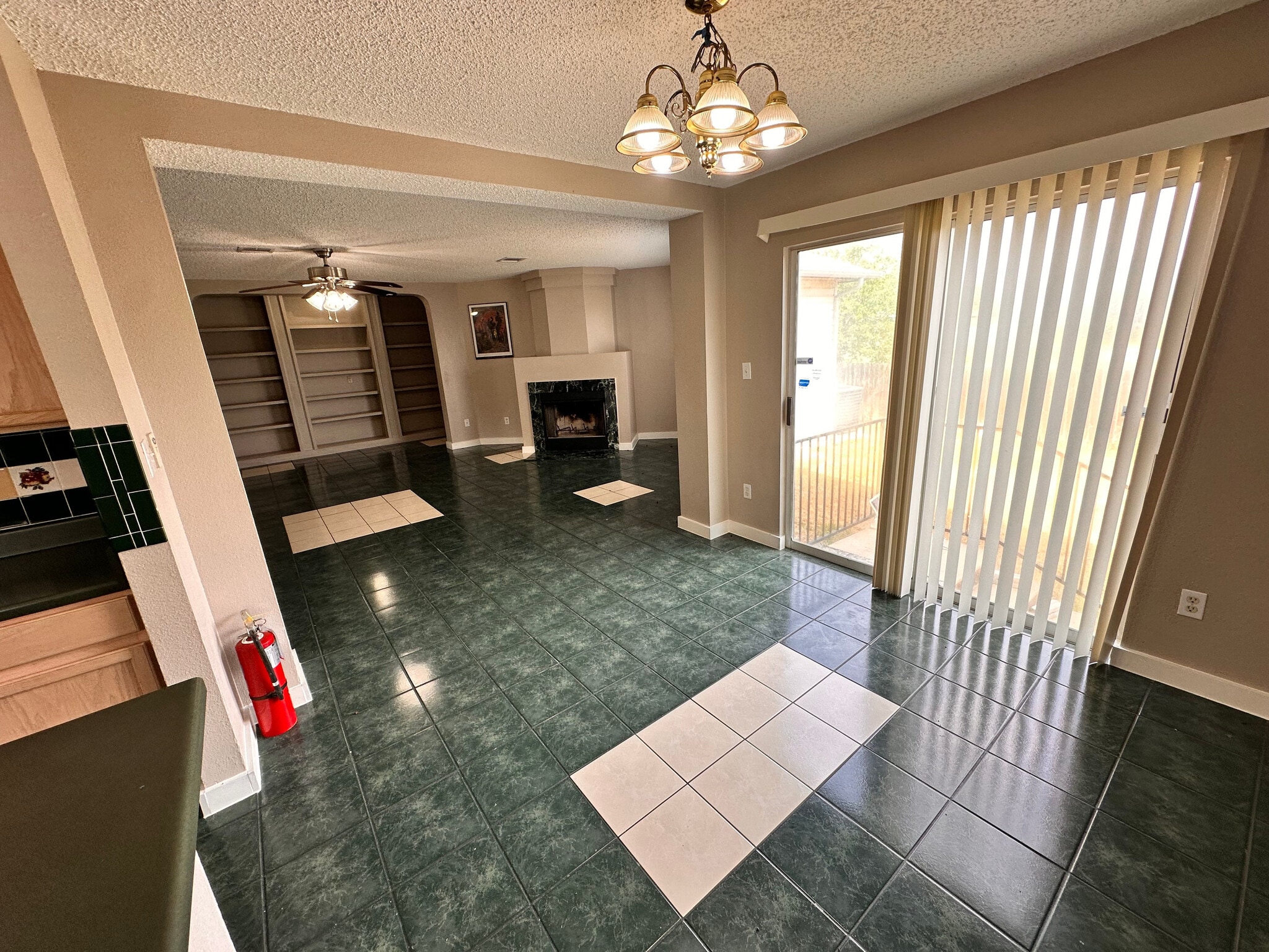 Building Photo - Room in House on Heyerdahl Dr