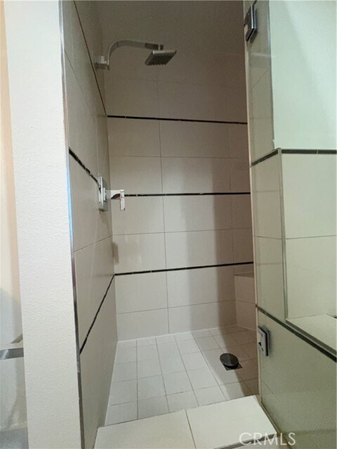 Building Photo - 600 Ridgeley Dr