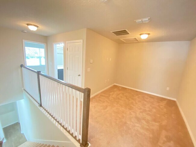 Building Photo - 2609 Amati Dr