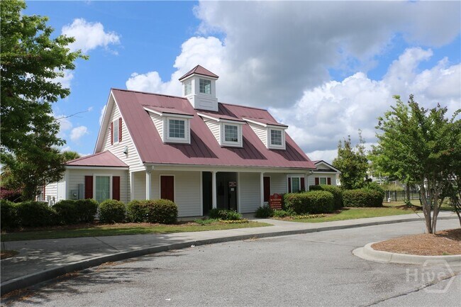 Building Photo - 10 Bushwood Dr
