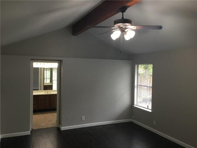 Building Photo - 307 Ridgewood Dr