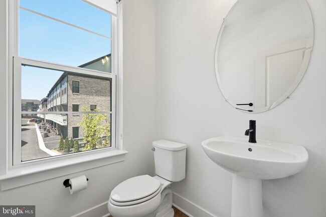 Building Photo - 10235 Dalmatian St