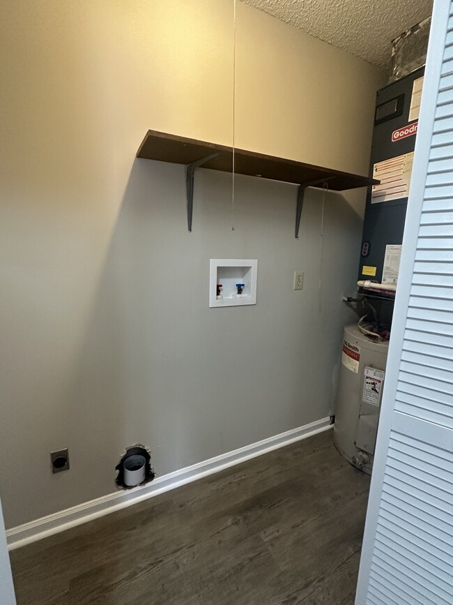 Building Photo - 420 Prince Ln