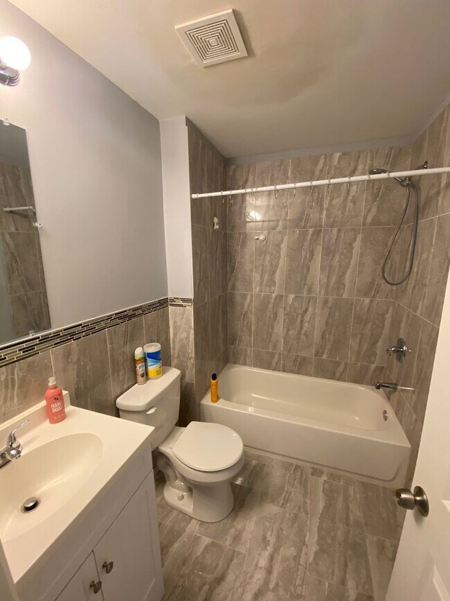 Building Photo - 5706 Warrington Ave