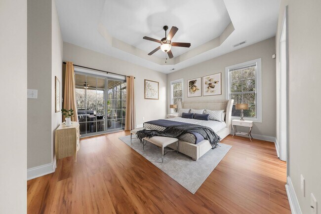 Building Photo - ~ COMPASS POINTE ~