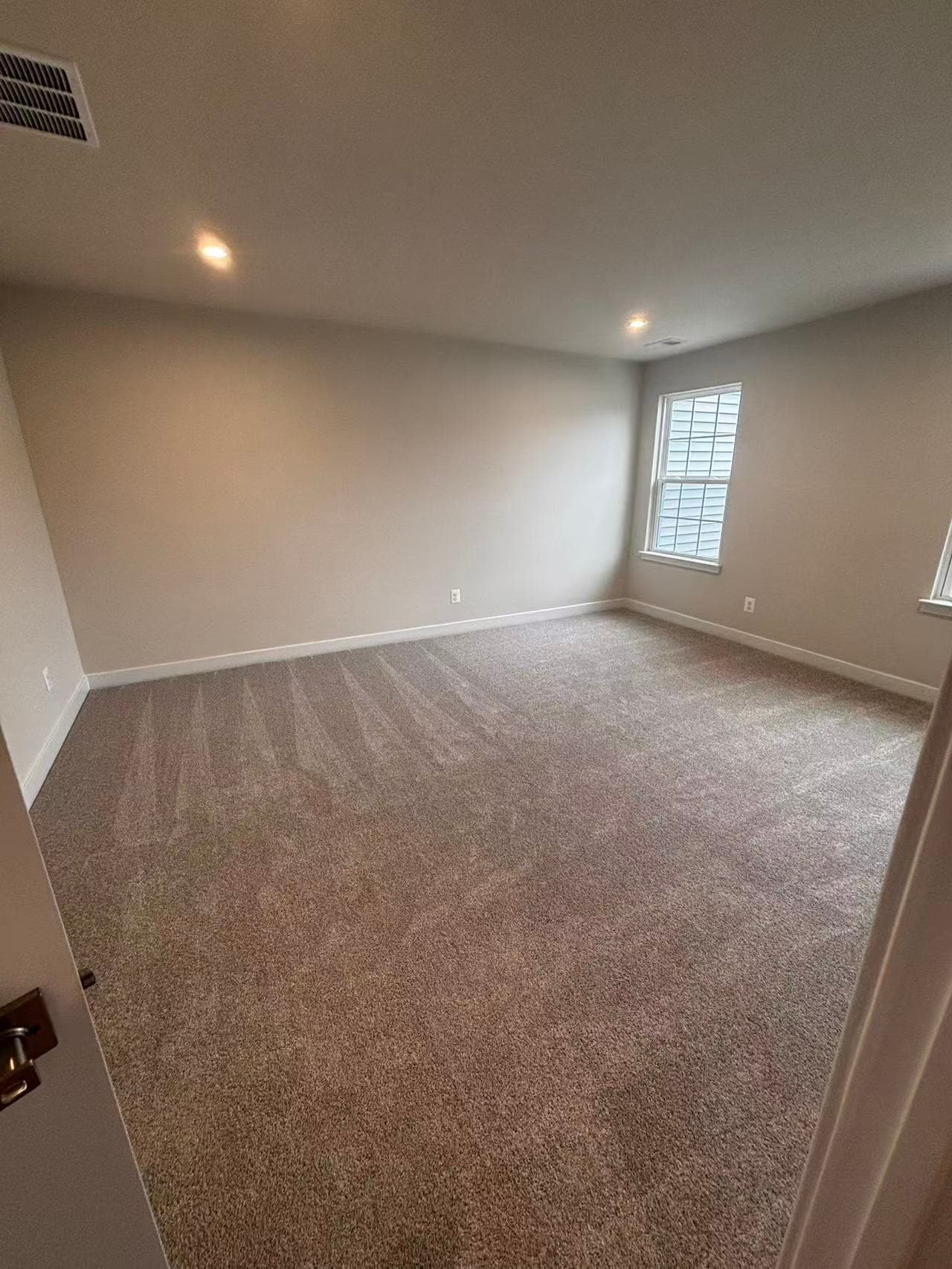 Building Photo - 735 Rosemary Way