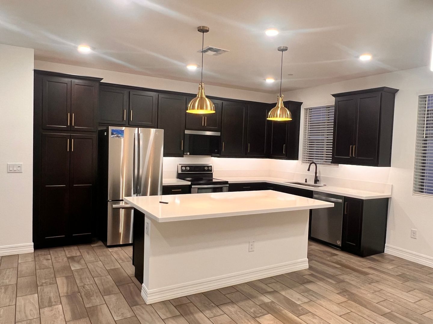 Building Photo - 2121 W Sonoran Desert Dr