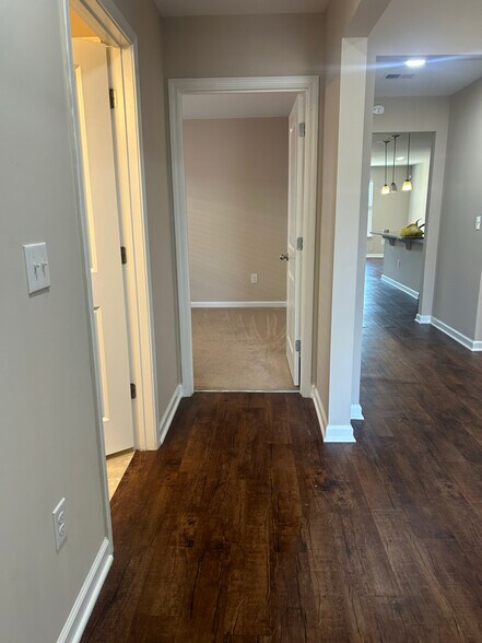 Building Photo - 192 Mountain Ash Ln