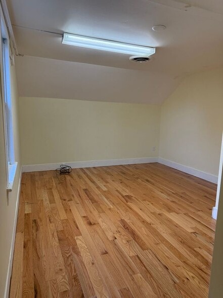 Building Photo - 1540 North Ave