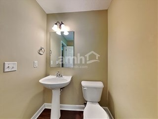 Building Photo - 6013 Mountview Dr