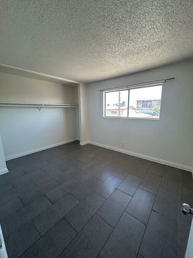 Building Photo - 3840 Hazelwood St