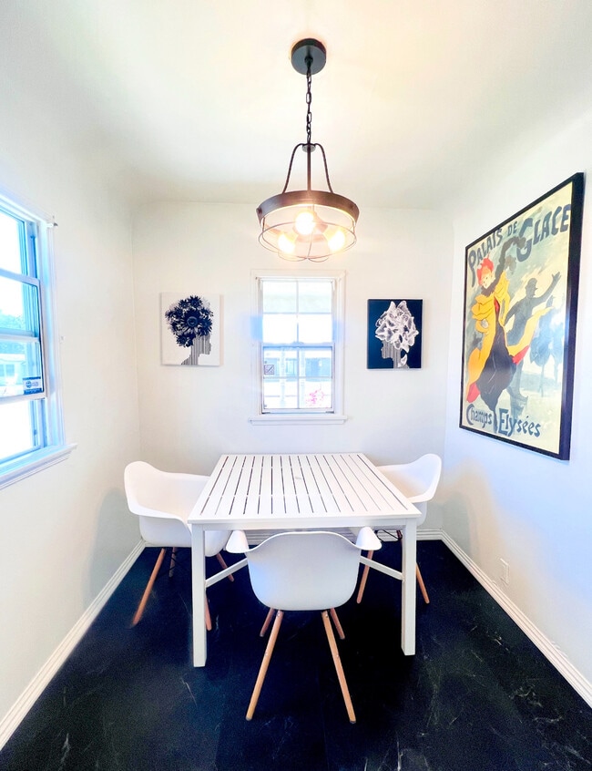 Building Photo - 9101 La Salle Ave