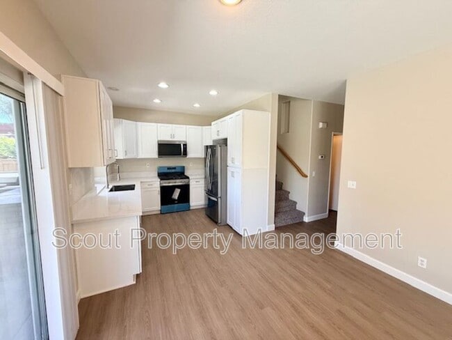 Building Photo - 43174 Teramo St