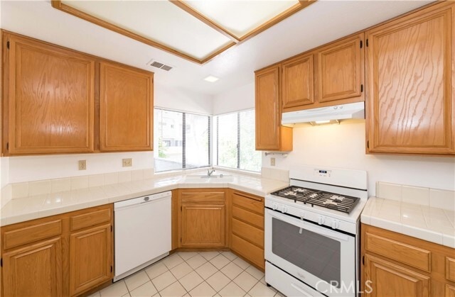 Building Photo - 2577 Plaza del Amo