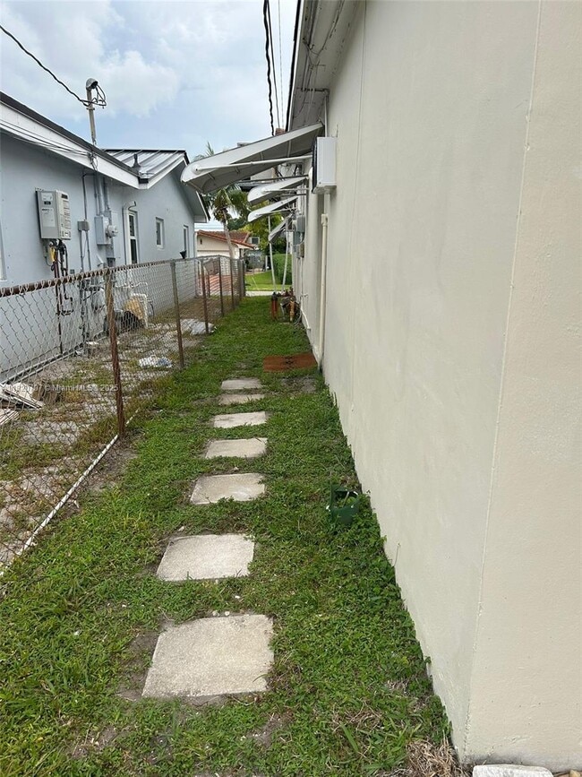 Primary Photo - 1919 N 38th Ave