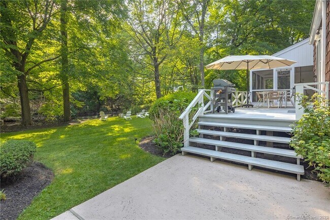 Building Photo - 33 Riverfield Dr