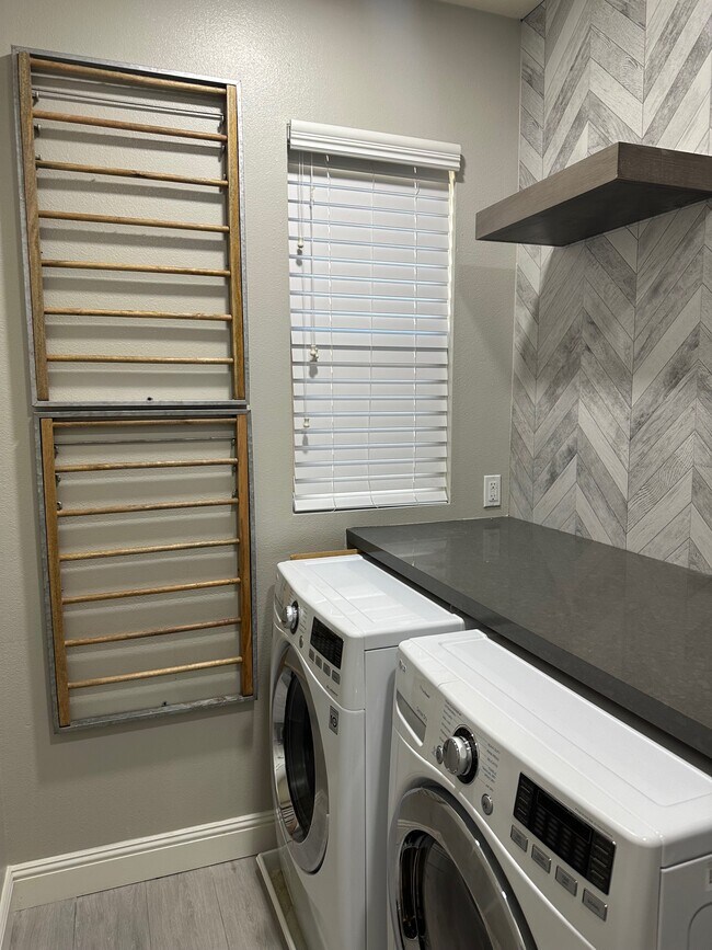 Building Photo - 3321 View Ridge Drive