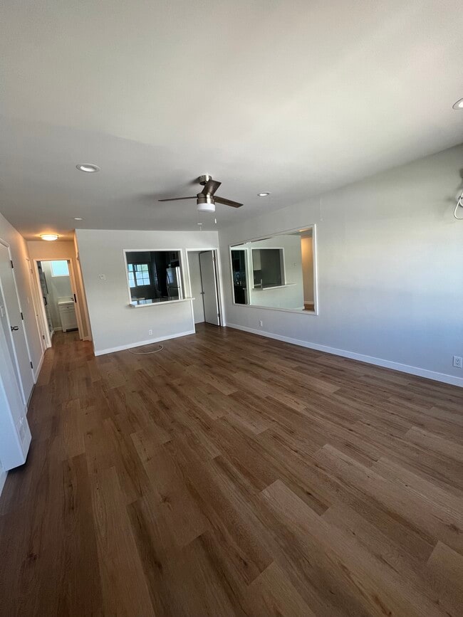 Building Photo - 2859 Leeward Ave