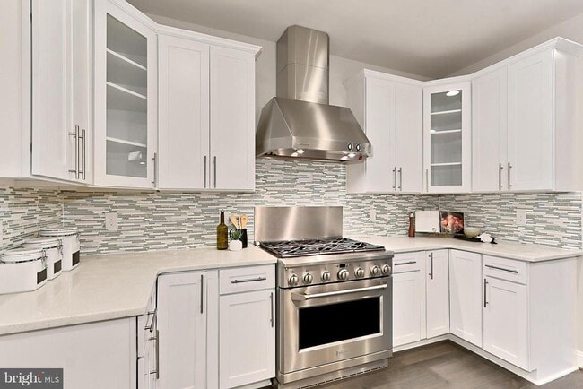 Building Photo - 6526 Dearborn Dr