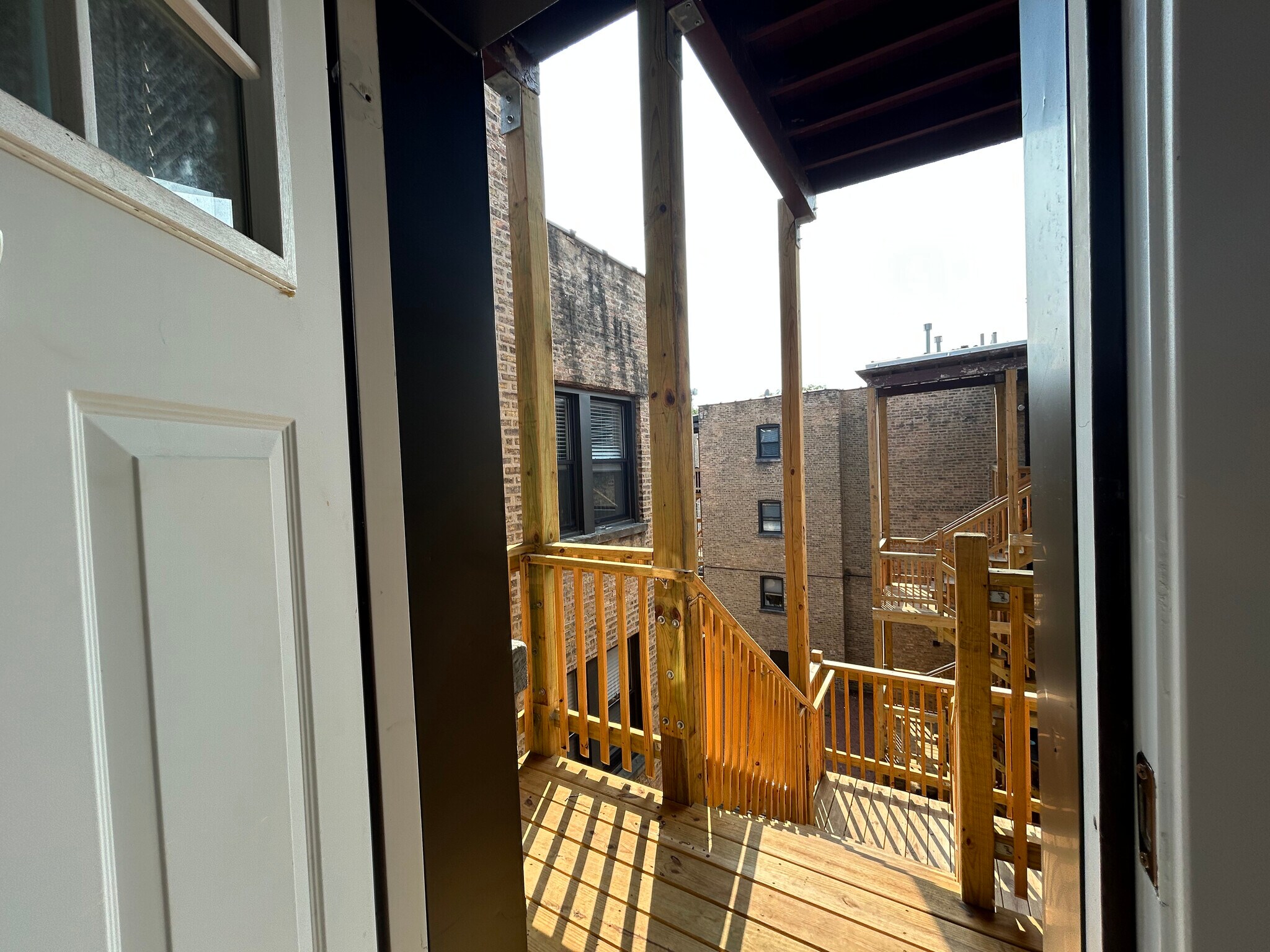 Building Photo - 1000 Crain St